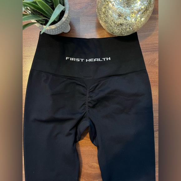 First Health Enhancement Leggings They Enhance your butt. 😉 🌸 - Picture 2 of 7